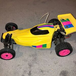 KYOSHO OUTRAGE BUGGY RC CAR YELLOW VINTAGE RARE